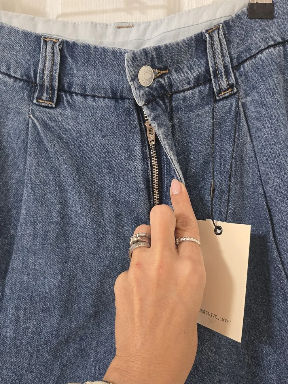 Current/Elliott Pleated Denim Shorts Size 28 NWT
